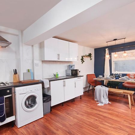 5 Bed House In Leamington Spa Perfect For Contractors With 7 Beds By Purestay - 14 Night Min! Eksteriør bilde
