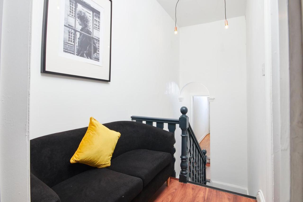 5 Bed House In Leamington Spa Perfect For Contractors With 7 Beds By Purestay - 14 Night Min! Eksteriør bilde