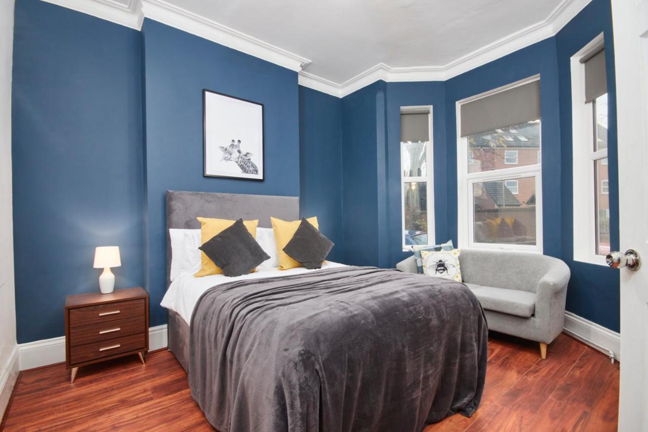 5 Bed House In Leamington Spa Perfect For Contractors With 7 Beds By Purestay - 14 Night Min! Eksteriør bilde