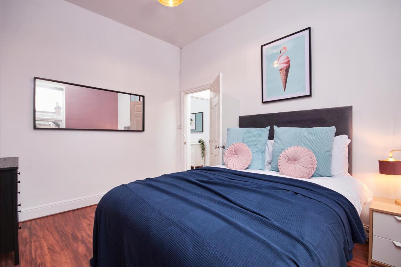 5 Bed House In Leamington Spa Perfect For Contractors With 7 Beds By Purestay - 14 Night Min! Eksteriør bilde
