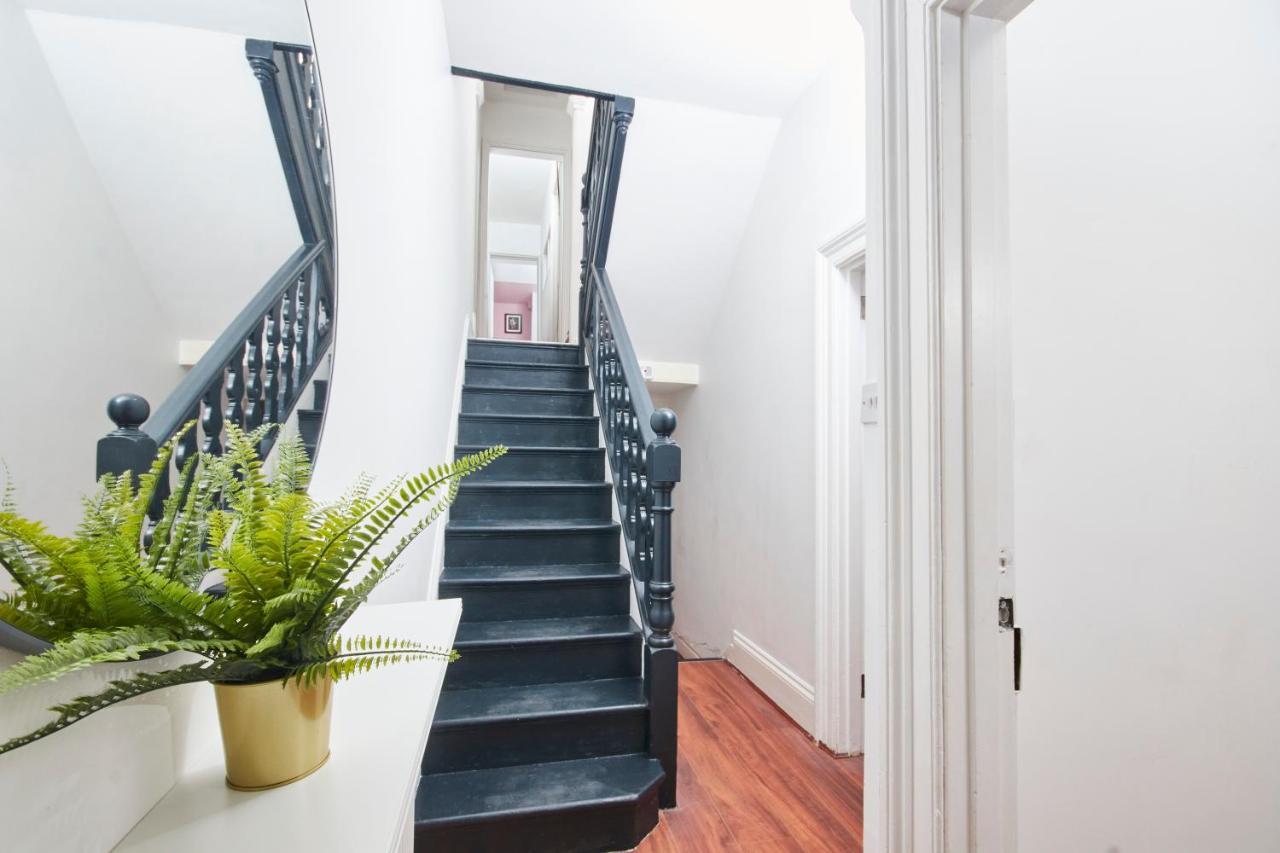 5 Bed House In Leamington Spa Perfect For Contractors With 7 Beds By Purestay - 14 Night Min! Eksteriør bilde