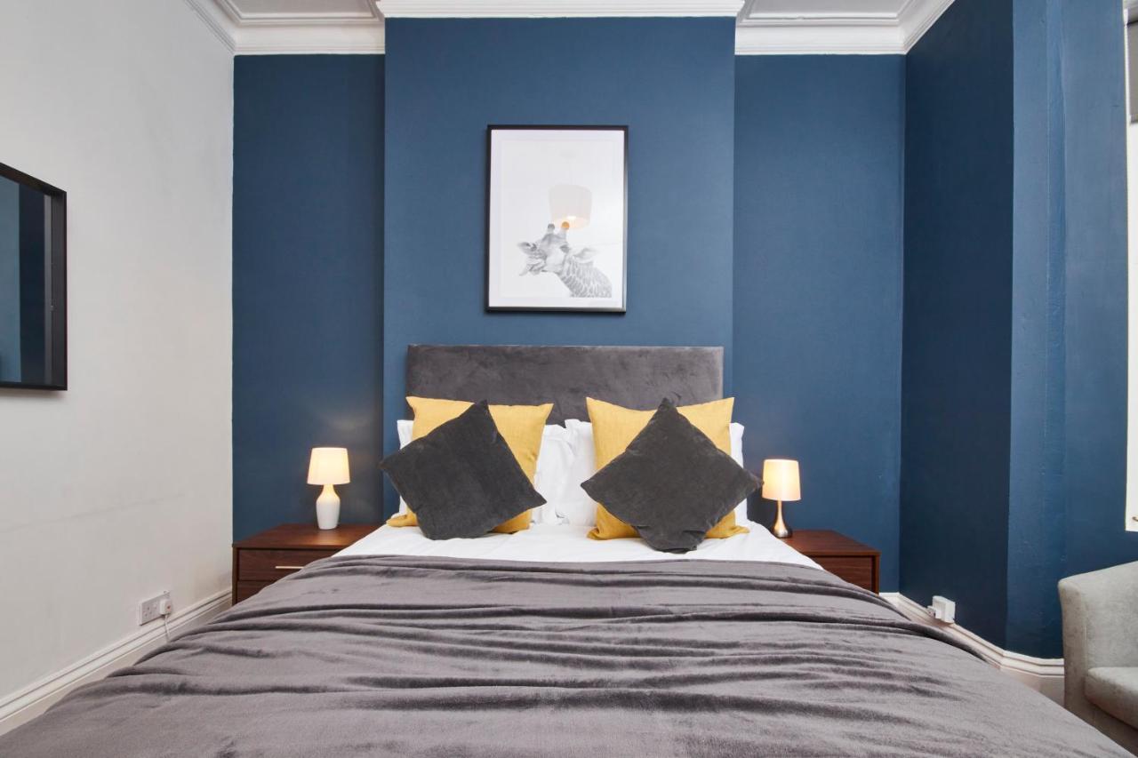 5 Bed House In Leamington Spa Perfect For Contractors With 7 Beds By Purestay - 14 Night Min! Eksteriør bilde