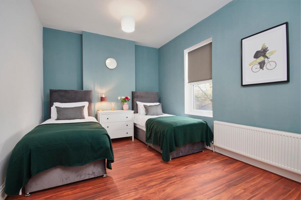 5 Bed House In Leamington Spa Perfect For Contractors With 7 Beds By Purestay - 14 Night Min! Eksteriør bilde