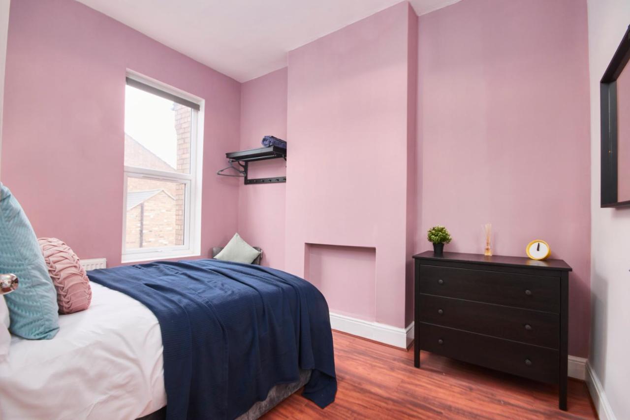 5 Bed House In Leamington Spa Perfect For Contractors With 7 Beds By Purestay - 14 Night Min! Eksteriør bilde