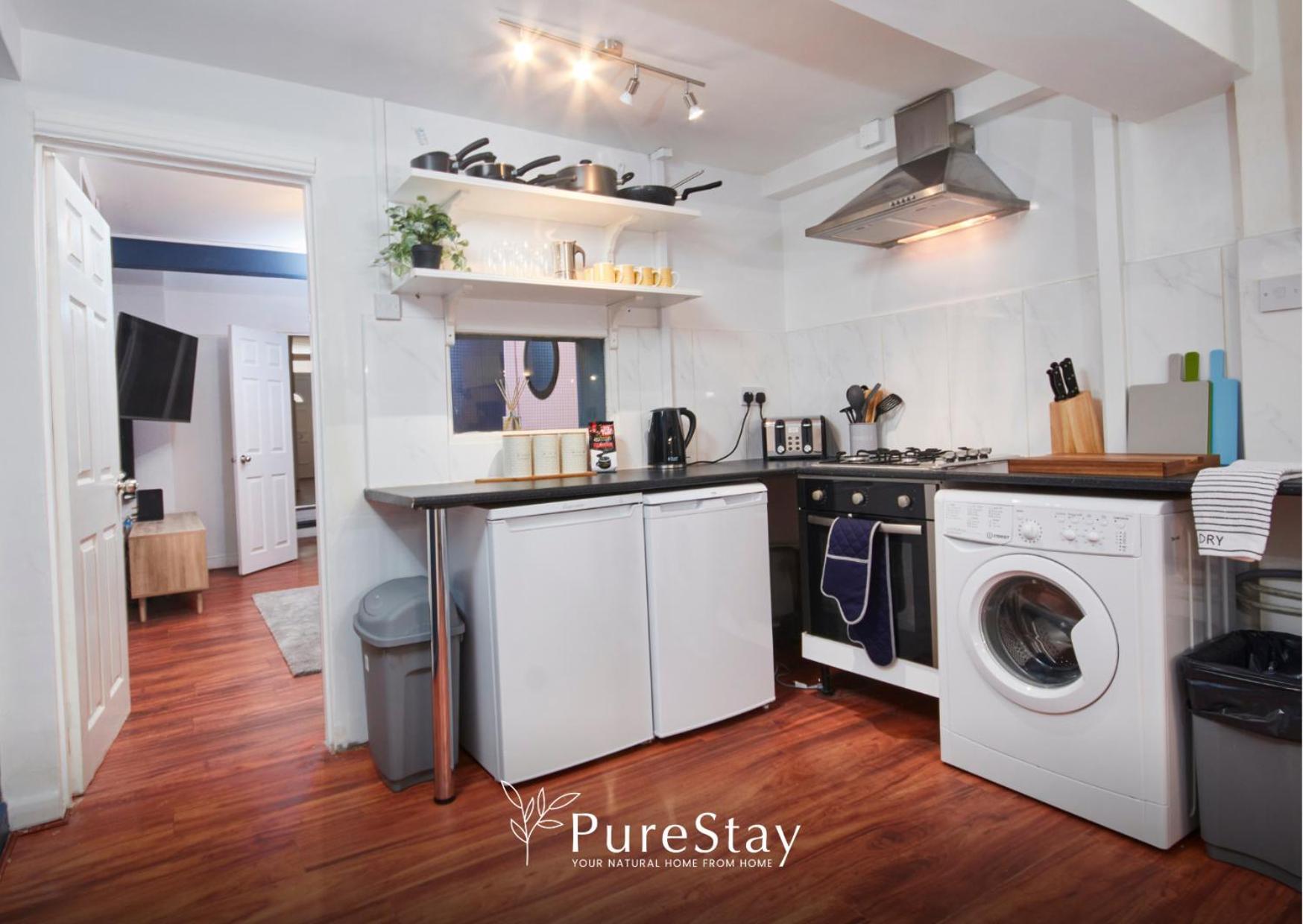 5 Bed House In Leamington Spa Perfect For Contractors With 7 Beds By Purestay - 14 Night Min! Eksteriør bilde